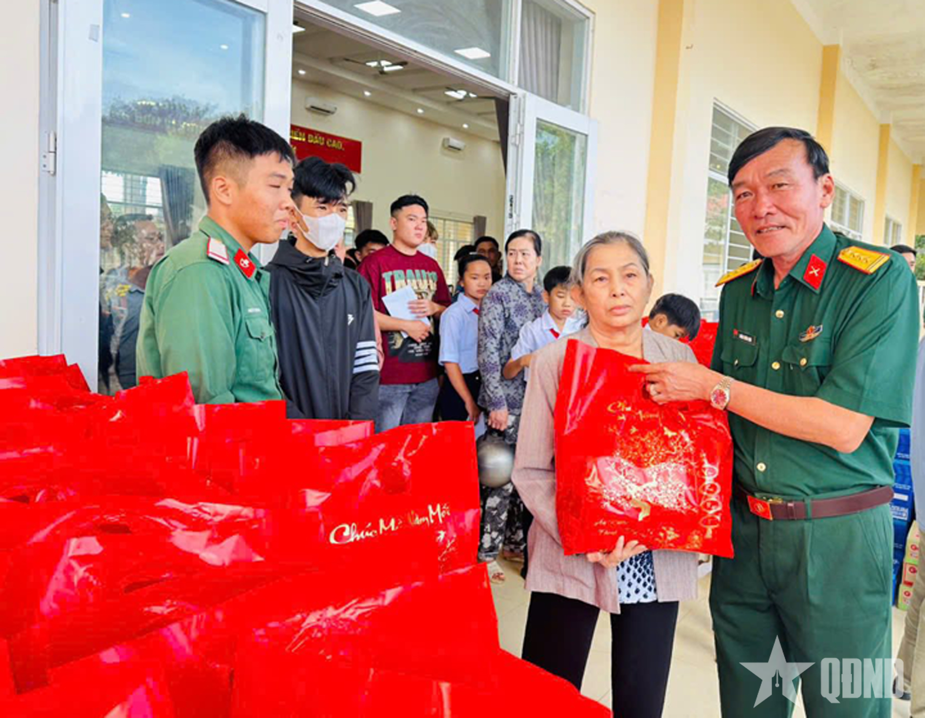 Sôi nổi “Tết quân dân” tại Trung đoàn Minh Đạm